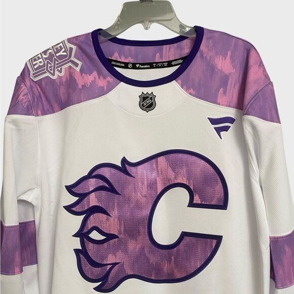 NWT Calgary Flames Hockey Fights Cancer 2024 Fanatics Authentic Jersey Men's S - Picture 2 of 16